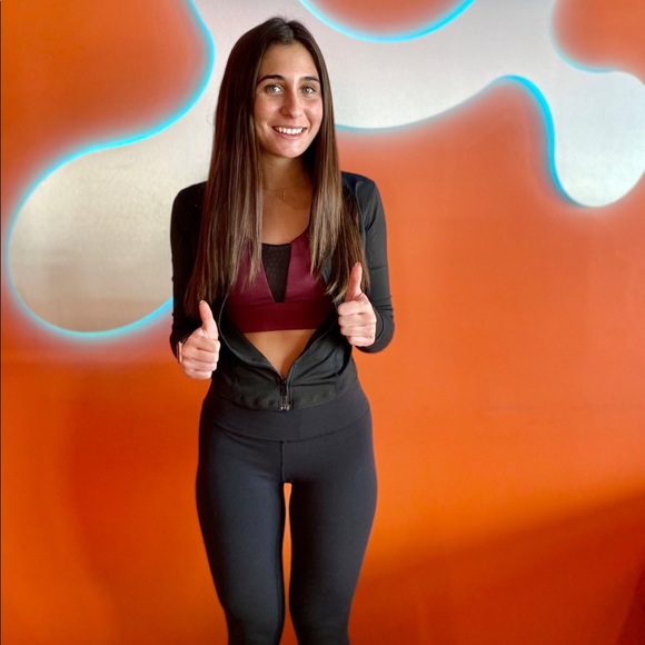 Meet your Posher, Taylor - Picture 4 of 4